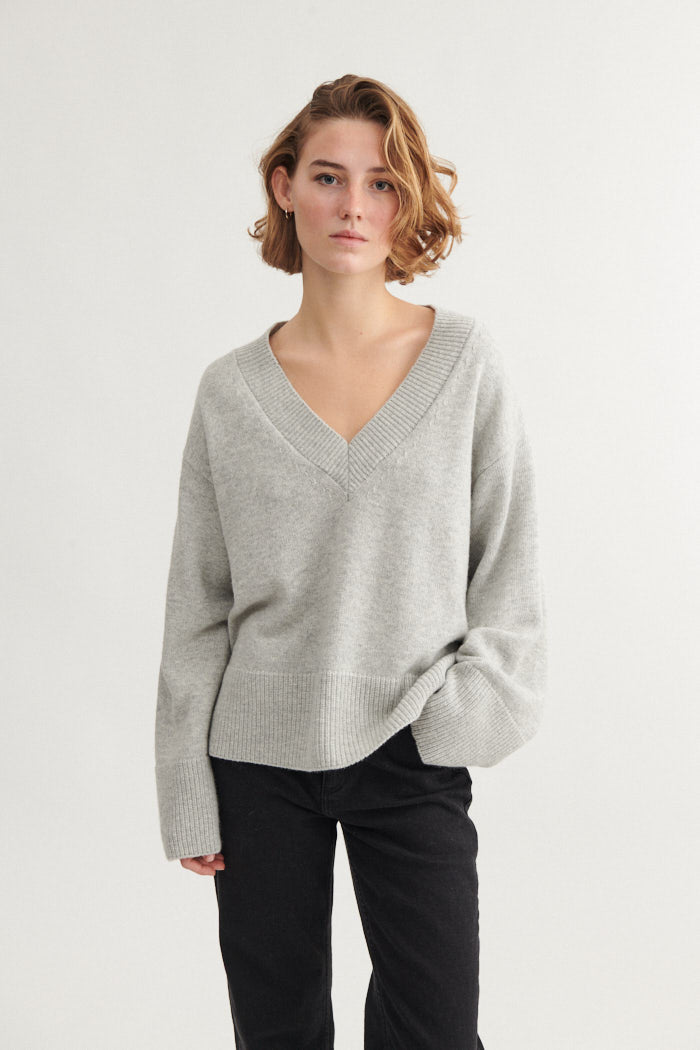 Basic Apparel Cady V. Neck Sweaters 094 Light Grey Mel.